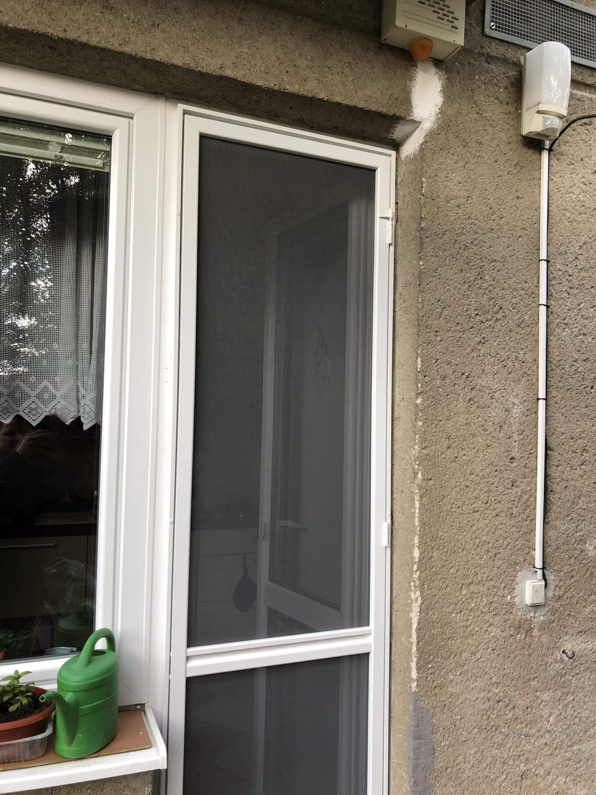 Pantová dveřní síť bílá