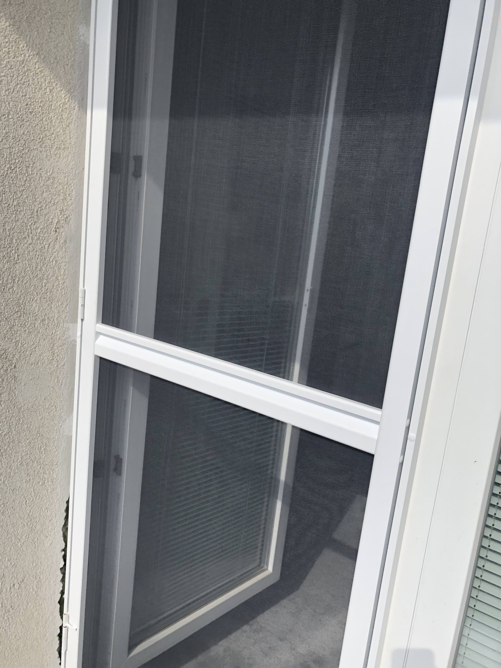 Pantová dveřní síť bílá