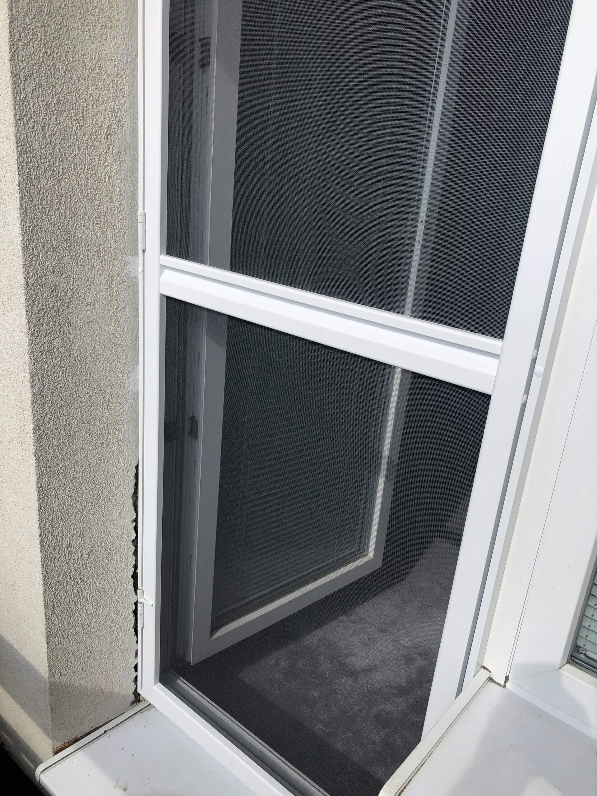 Pantová dveřní síť bílá