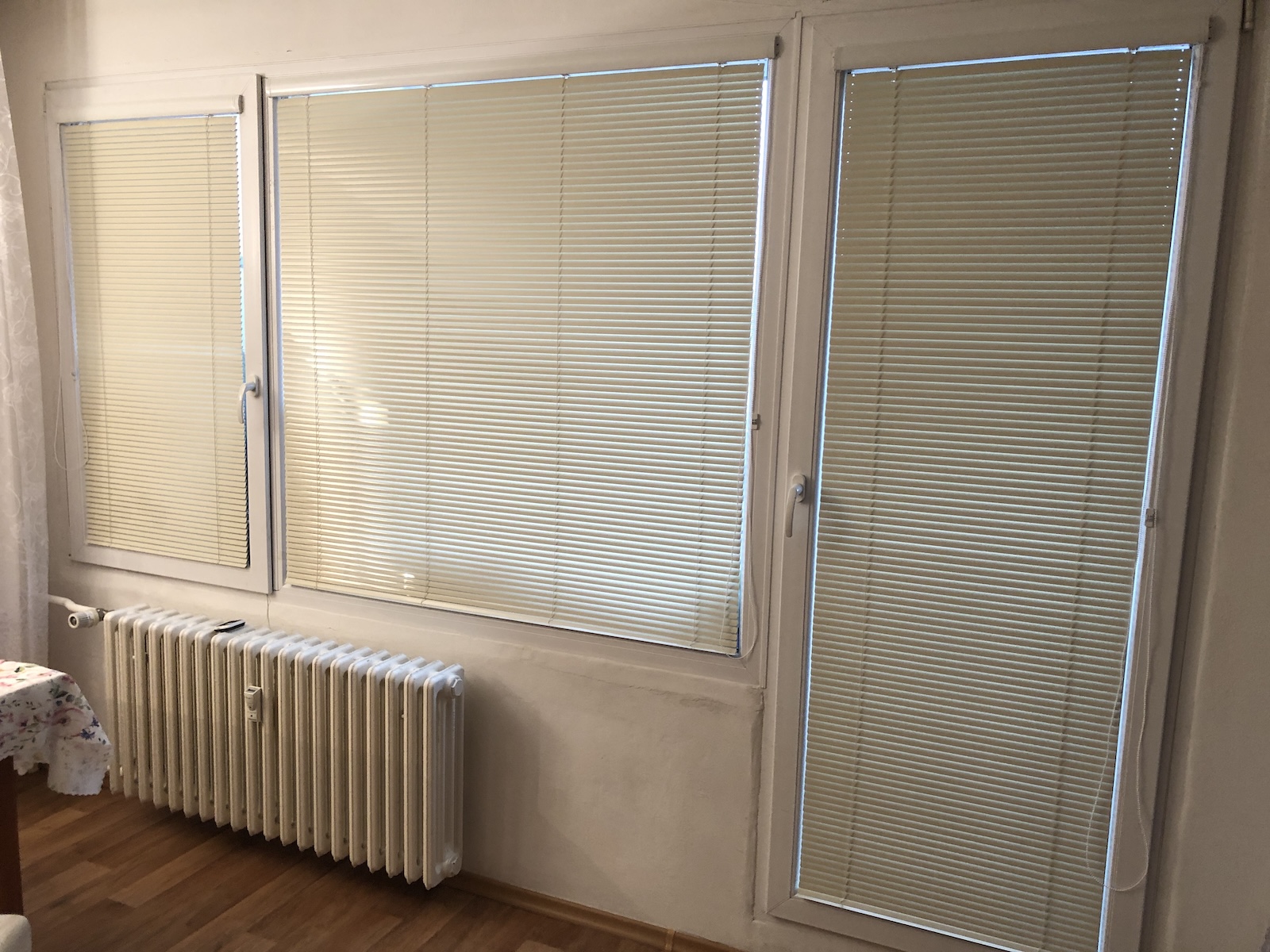 Horizontální žaluzie slonová kost