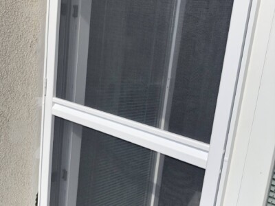 Pantová dveřní síť bílá