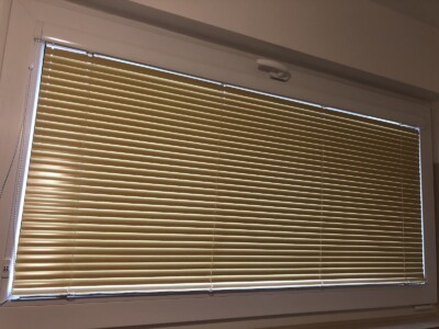 Horizontální žaluzie dřevodekor