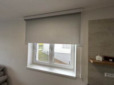 Látkové rolety šedé kuchyně