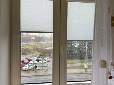 Látkové rolety vytažené