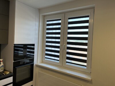 Rolety den a noc černé kuchyně