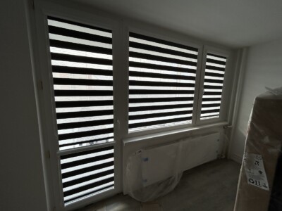 Rolety den a noc černé obývací pokoj