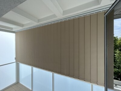 Vertikální žaluzie blackout lodžie