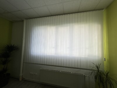 Vertikální žaluzie světlá