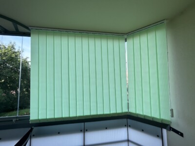 Vertikální žaluzie zelená lodžie