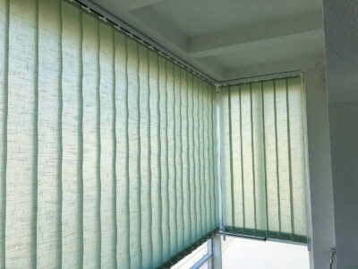 Vertikální žaluzie zelená lodžie