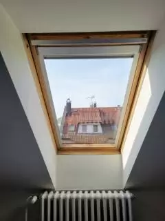 Látková roleta střešní okno detail